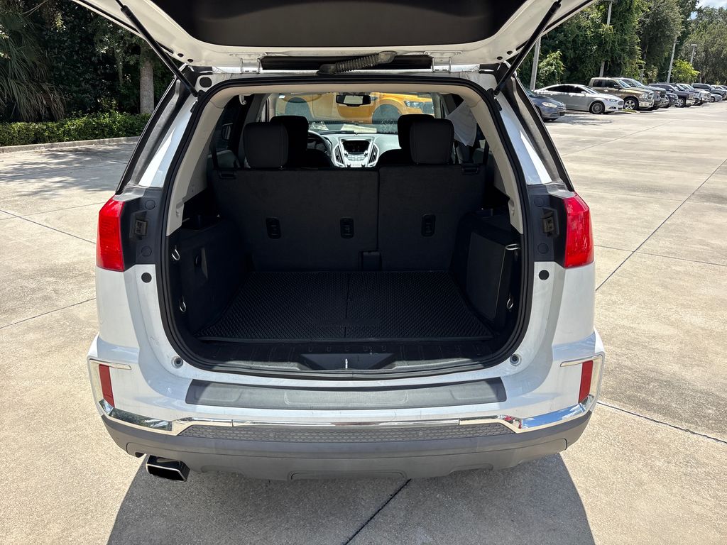 Used 2016 White GMC SLE-2 image 28