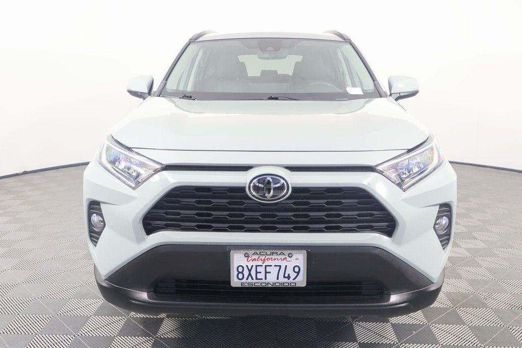 2021 Toyota RAV4 XLE 2