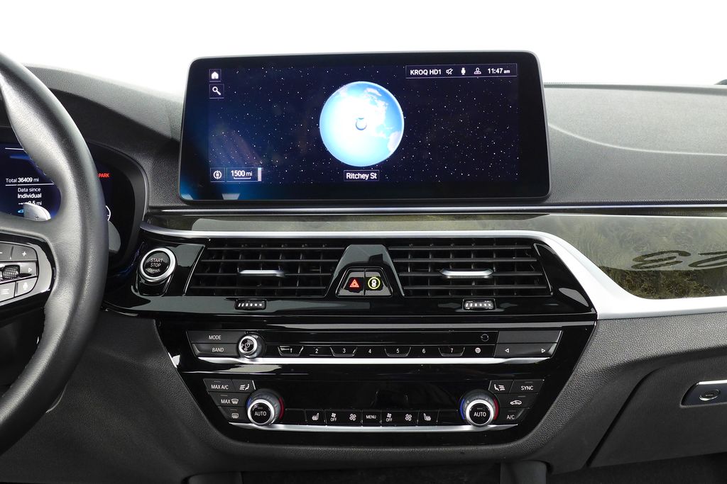 Thumbnail: 2023 BMW 5 Series - 25