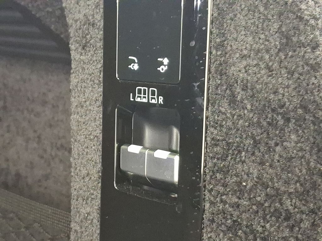 Thumbnail: 2024 Land Rover Range Rover - 30