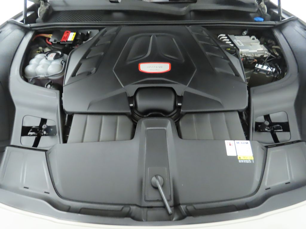 2022 Porsche Cayenne Turbo 32