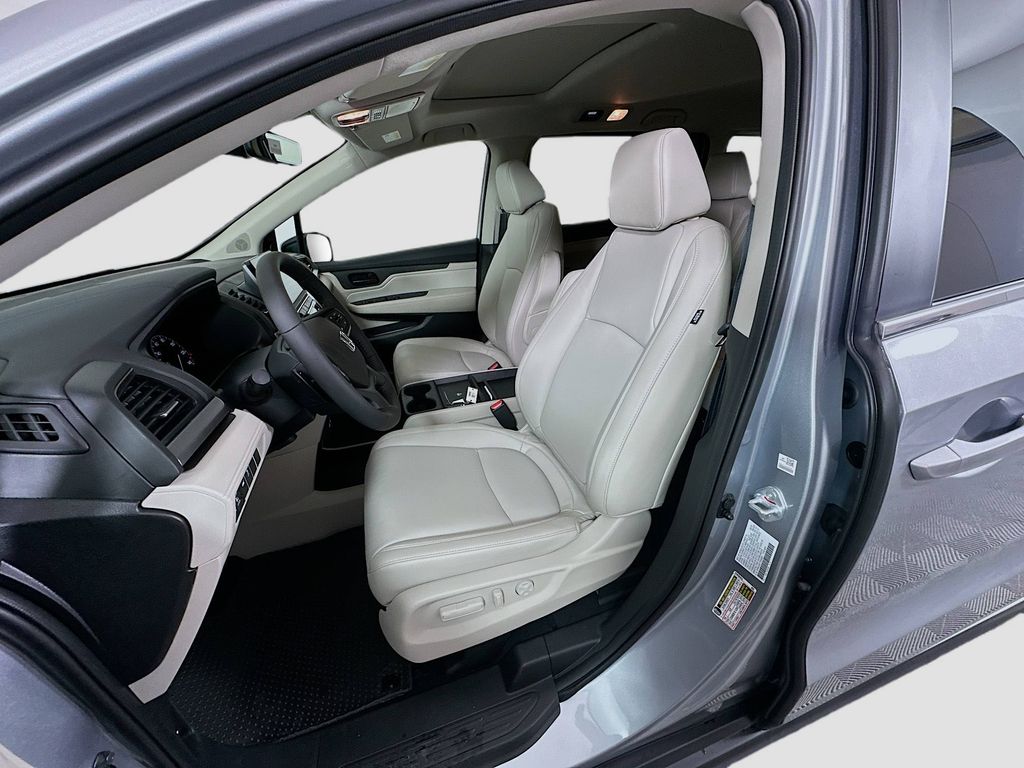 Thumbnail: 2026 Honda Odyssey - 15