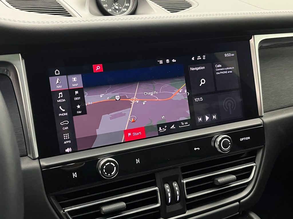 Thumbnail: 2022 Porsche Macan - 21