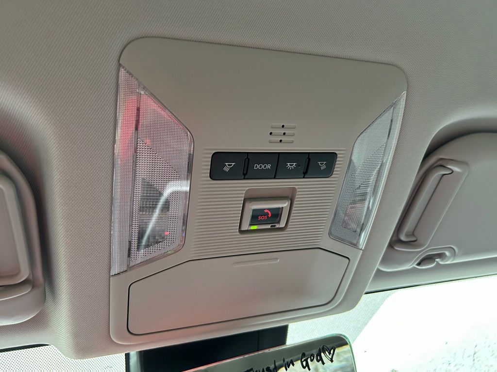 Thumbnail: 2025 Toyota RAV4 - 25