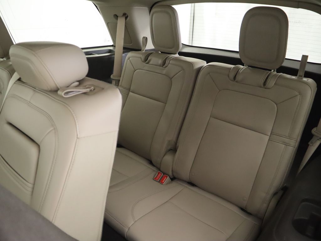 Thumbnail: 2023 Lincoln Aviator - 24