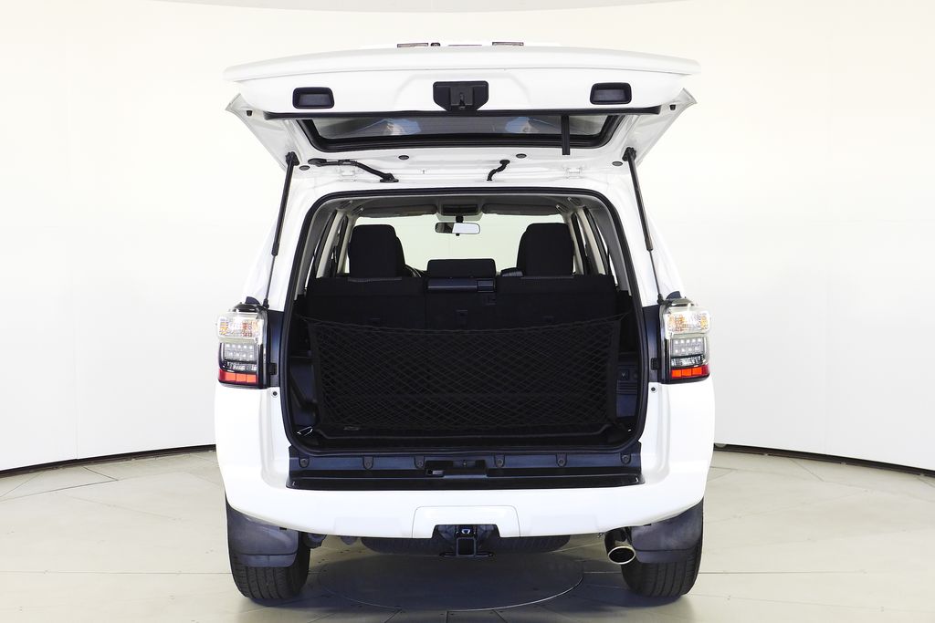 Thumbnail: 2015 Toyota 4Runner - 10
