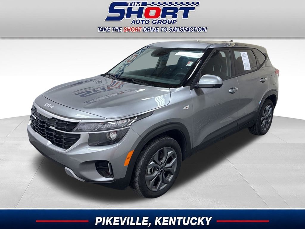 Gray 2026 Kia Seltos LX AWD SUV / Crossover All-Wheel Drive Continuously Variable Transmission