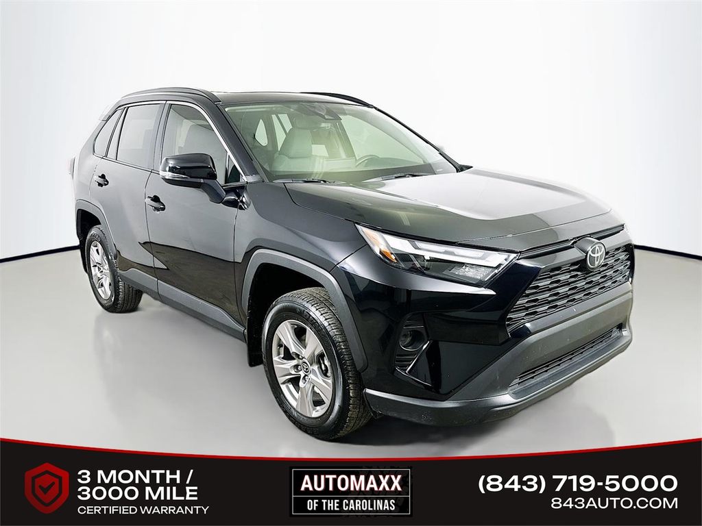 2025 Toyota RAV4 XLE FWD