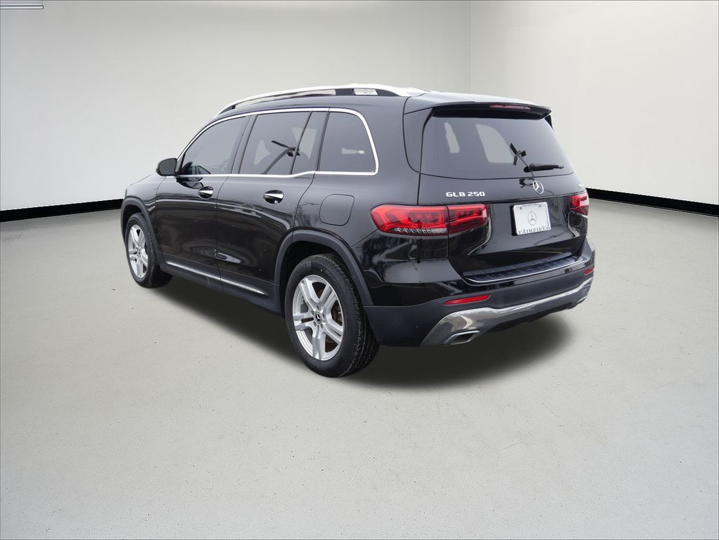 Thumbnail: 2022 Mercedes-Benz GLB - 3