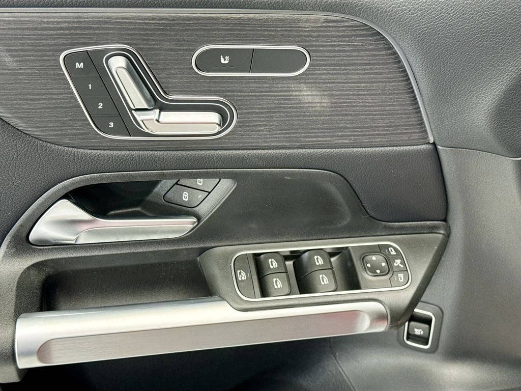 Thumbnail: 2026 Mercedes-Benz GLB - 21
