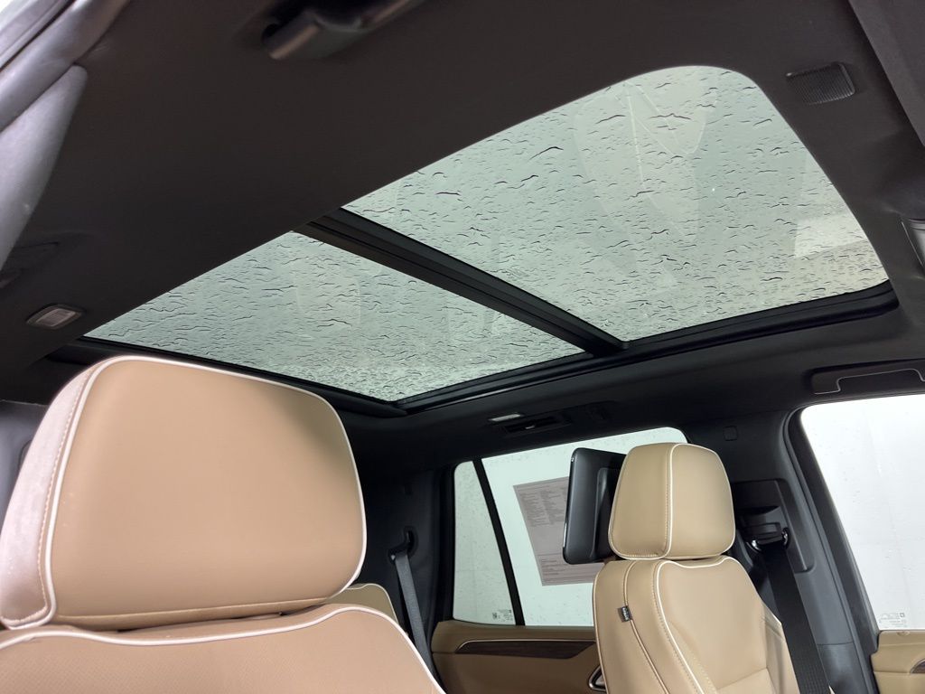 Thumbnail: 2023 Chevrolet Tahoe - 6