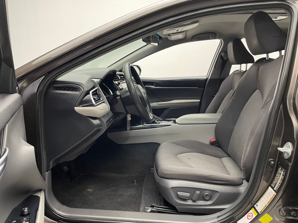 Thumbnail: 2018 Toyota Camry - 12