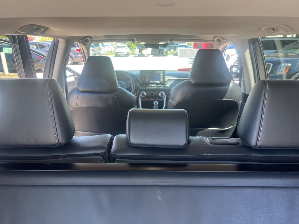 2022 Toyota RAV4 XLE Premium photo