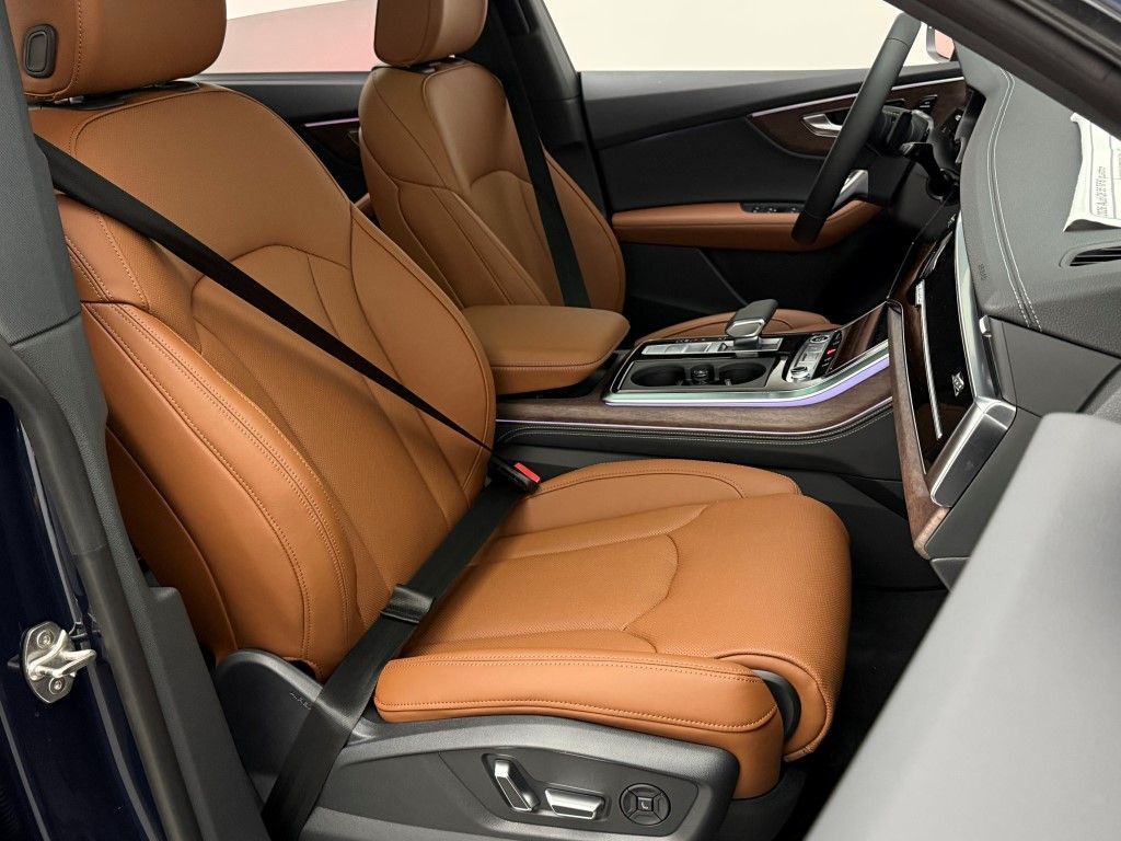 Thumbnail: 2026 Audi Q8 - 13