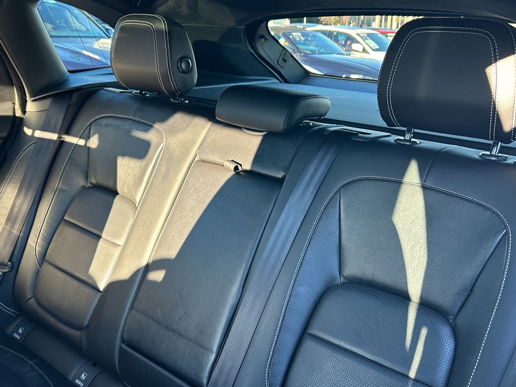 Thumbnail: 2019 Jaguar F-Pace - 31