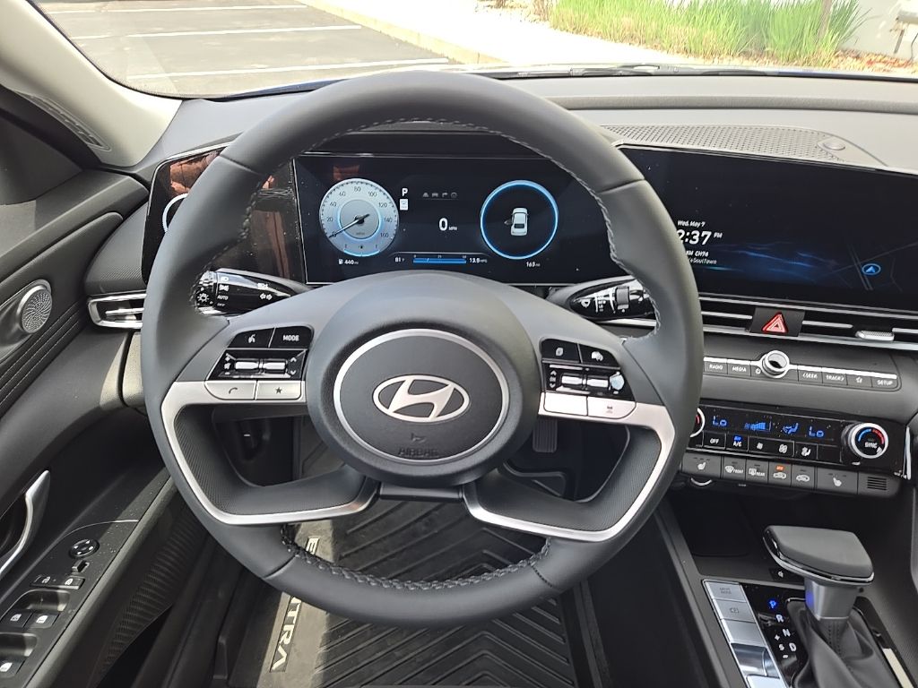 2025 Hyundai Elantra SEL 31