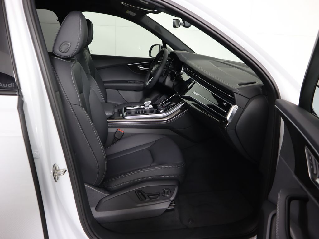 Thumbnail: 2026 Audi Q7 - 21