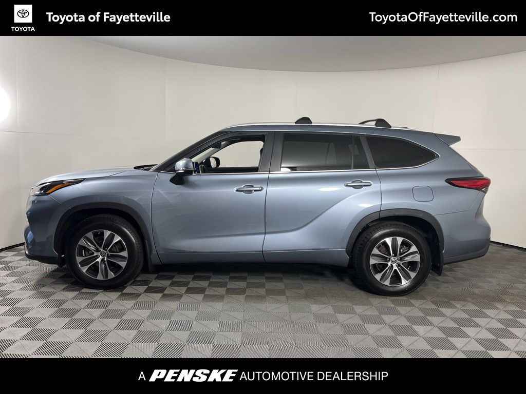 Thumbnail: 2023 Toyota Highlander - 2
