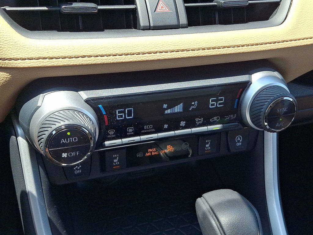 Thumbnail: 2024 Toyota RAV4 - 17