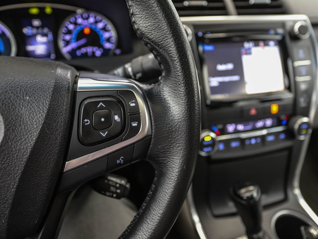 Thumbnail: 2015 Toyota Camry - 13