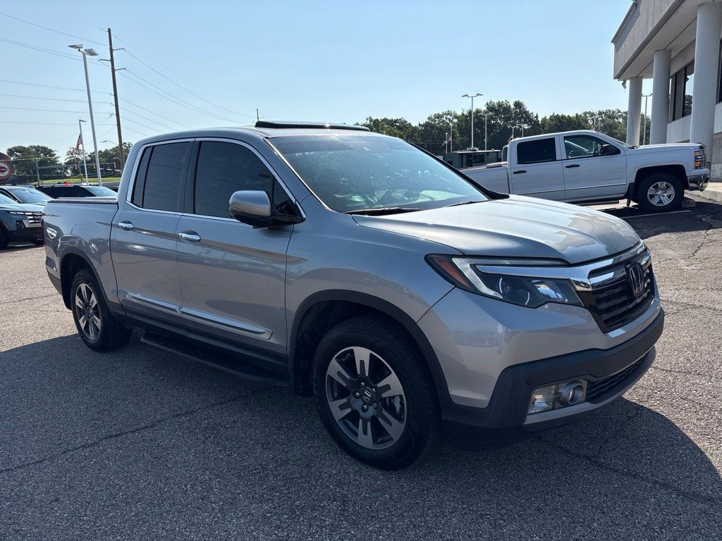 Lunar Silver Metallic 2018 Honda Ridgeline Pickup Truck All-Wheel Drive 6-Speed Automatic