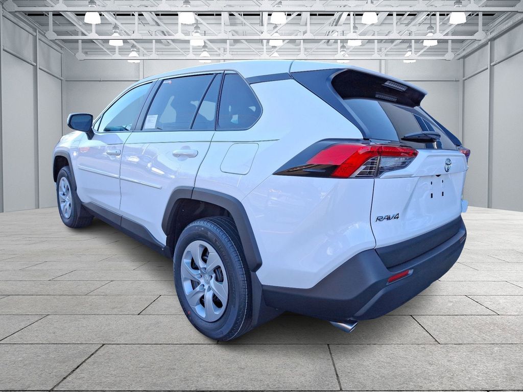 2025 Toyota RAV4 LE 4