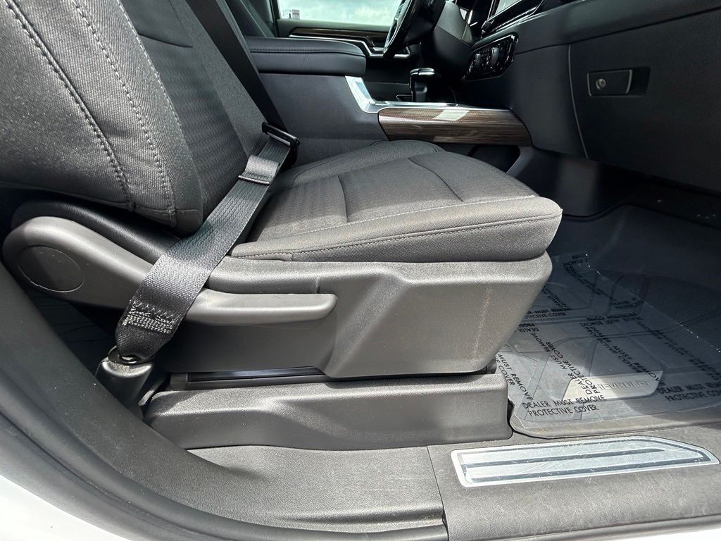 Certified Used 2022 White Chevrolet RST image 26