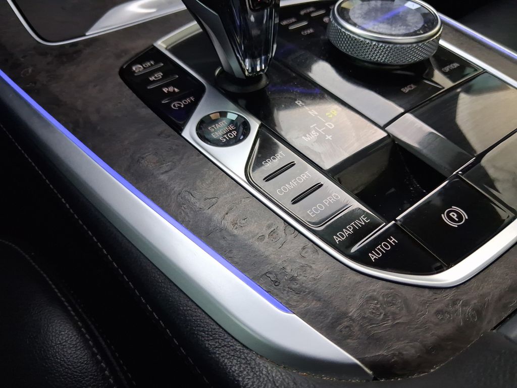 Used 2020 Gray BMW sDrive40i image 27