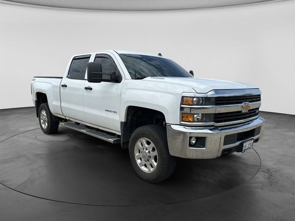 Summit White 2015 Chevrolet Silverado 2500HD LT Crew Cab 4WD Pickup Truck Four-Wheel Drive 6-Speed Automatic