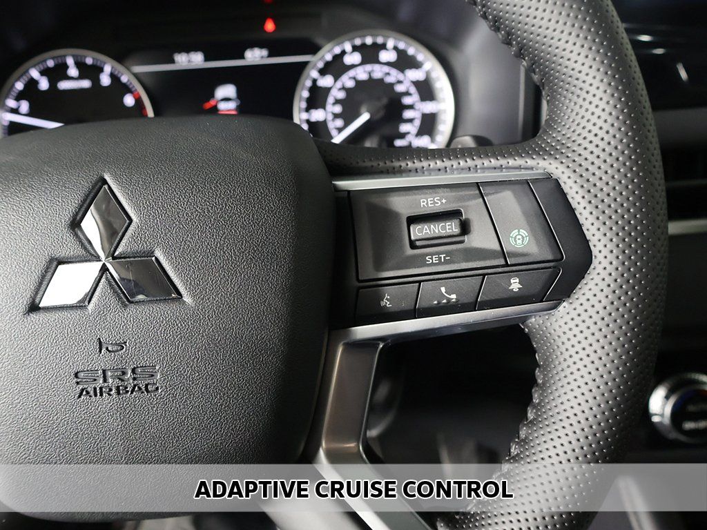 New 2026 Gray Mitsubishi SE image 5