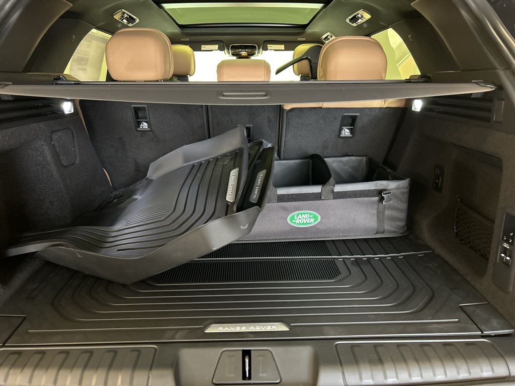 Thumbnail: 2026 Land Rover Range Rover Sport - 28