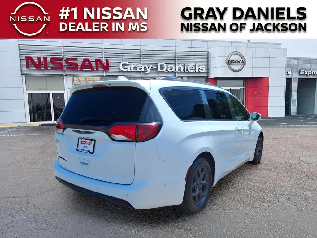 Used 2020 Chrysler Pacifica Van
