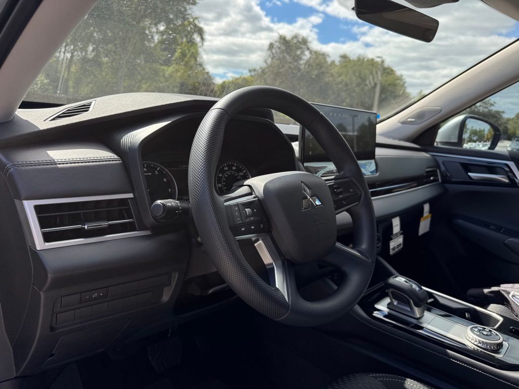 New 2025 Mitsubishi Outlander SUV