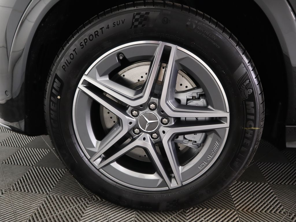 2025 Mercedes-Benz GLE 53 AMG 32