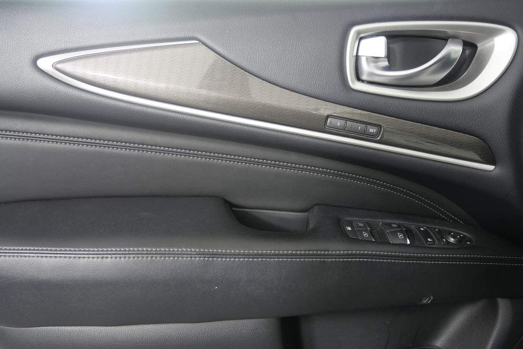 2017 INFINITI QX60 Base 8