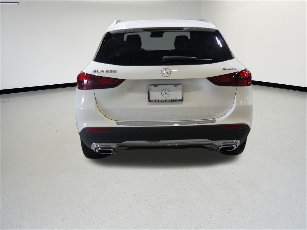 Thumbnail: 2026 Mercedes-Benz GLA - 4