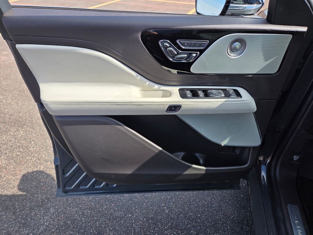 2020 Lincoln Aviator Black Label