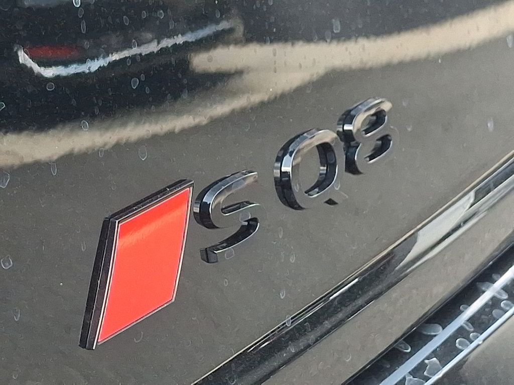 Thumbnail: 2026 Audi SQ8 - 21