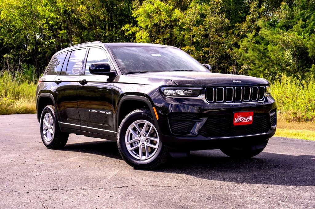 New Car 2025 Jeep Grand Cherokee  Laredo X For Sale Under $40,000 In Taylor, Texas