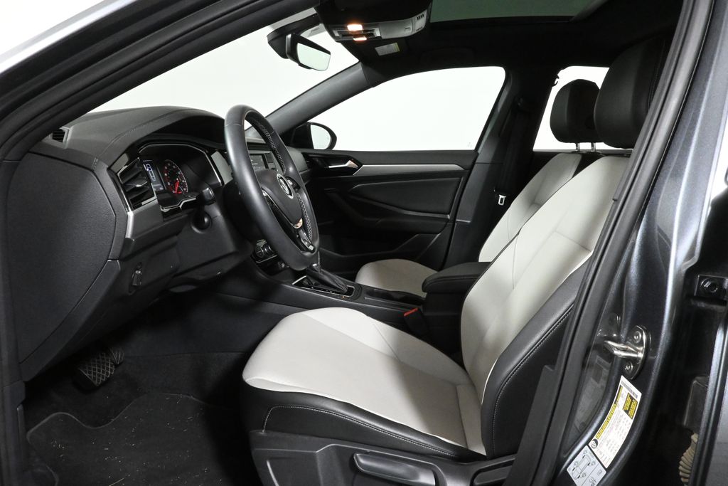Thumbnail: 2019 Volkswagen Jetta - 3