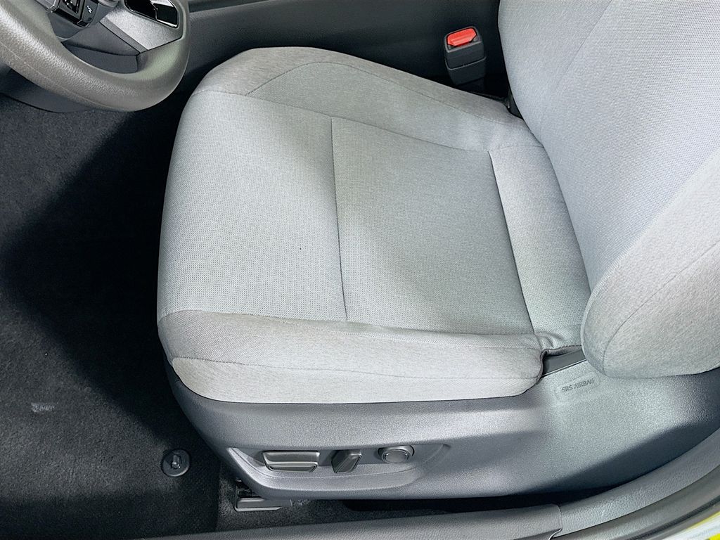 Thumbnail: 2025 Toyota Camry - 20