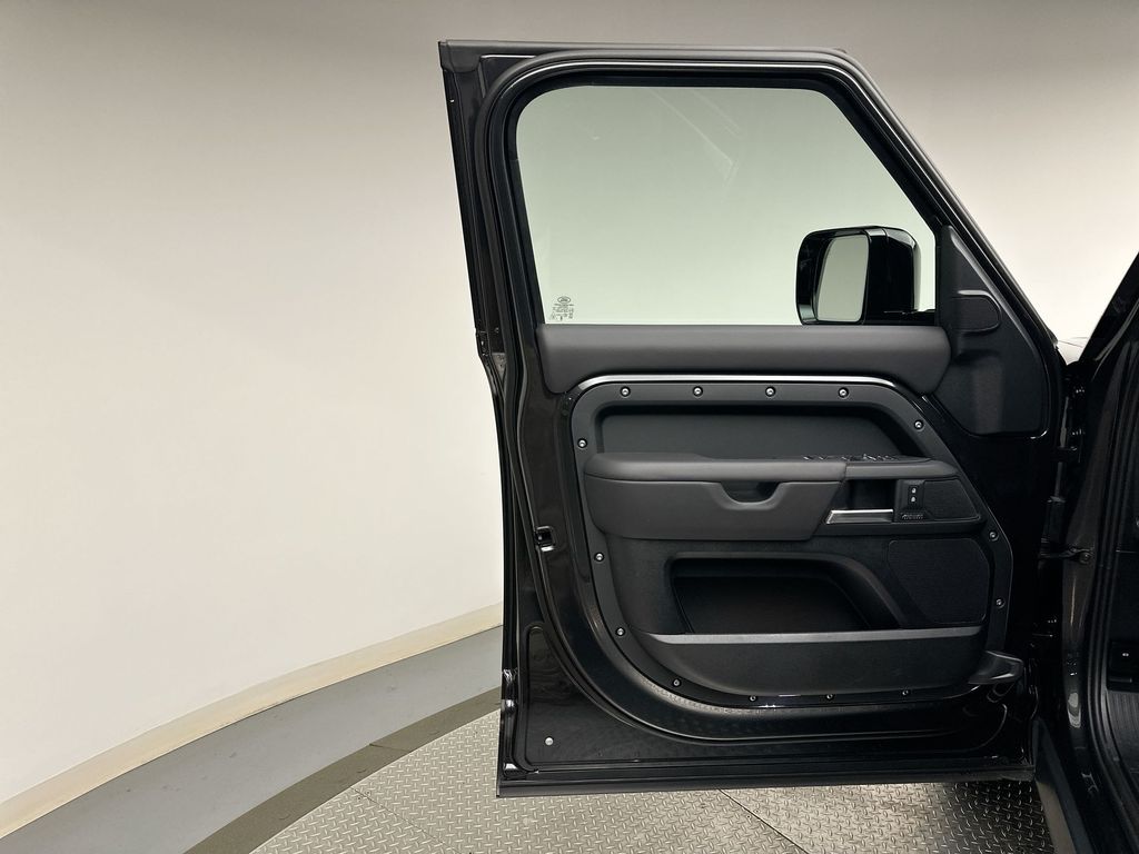 Thumbnail: 2026 Land Rover Defender - 9