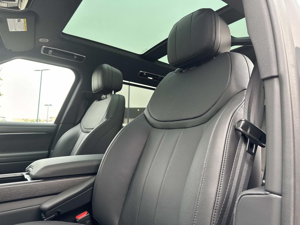New 2026 Black Land Rover SE image 23