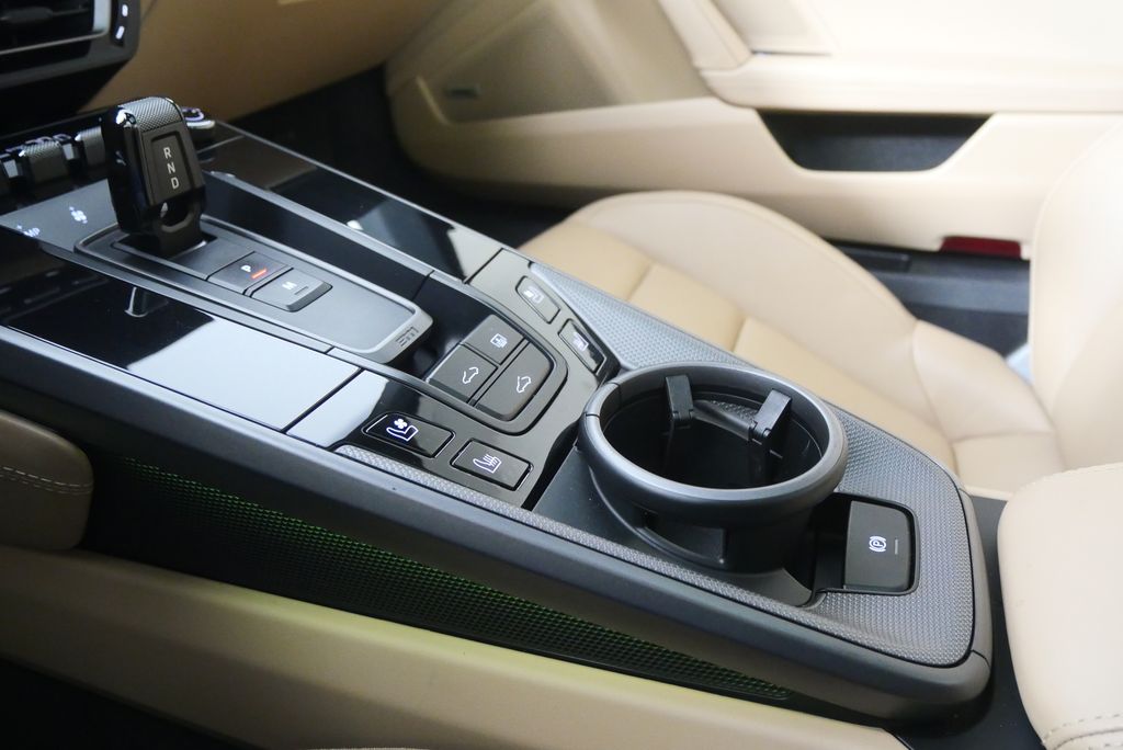 Thumbnail: 2022 Porsche 911 - 30