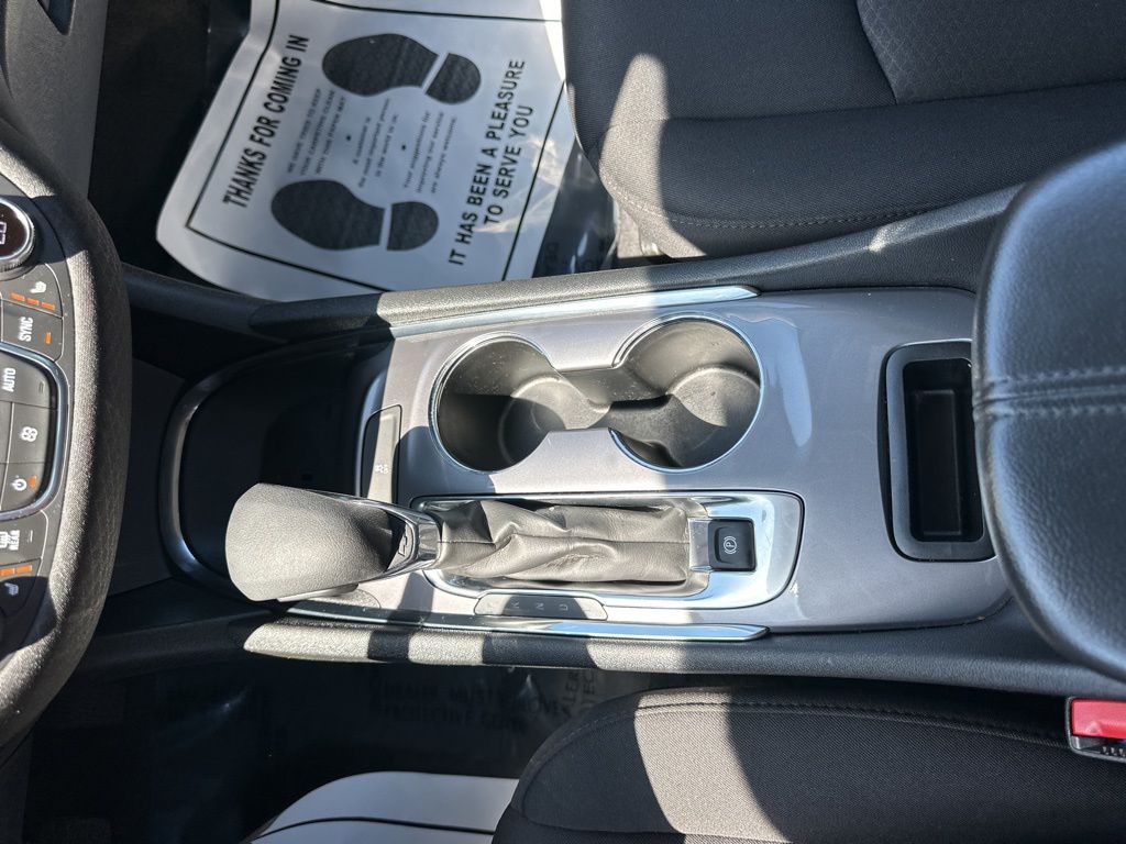 2023 Summit White Chevrolet Malibu LT FWD Sedan