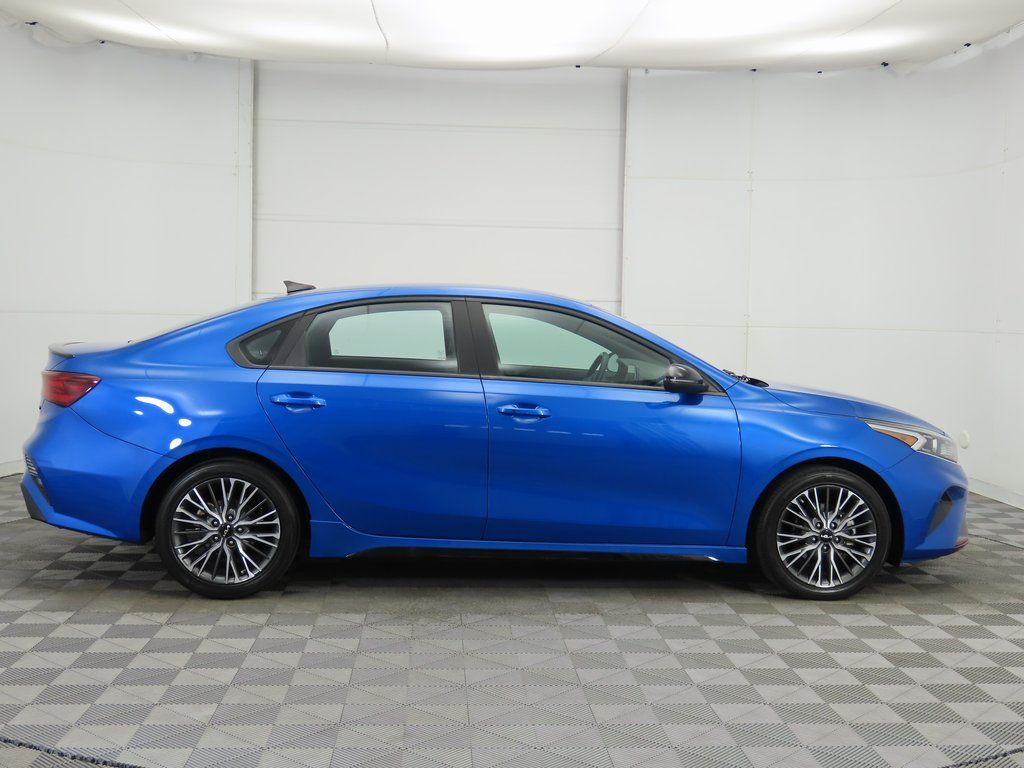 Thumbnail: 2022 Kia Forte - 4