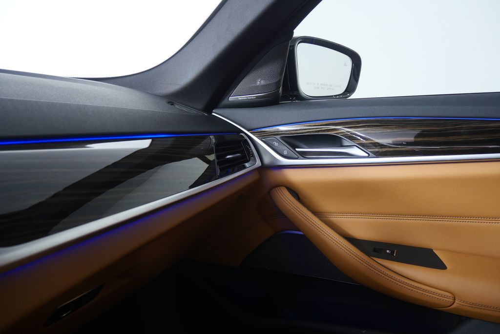 Thumbnail: 2023 BMW 5 Series - 27