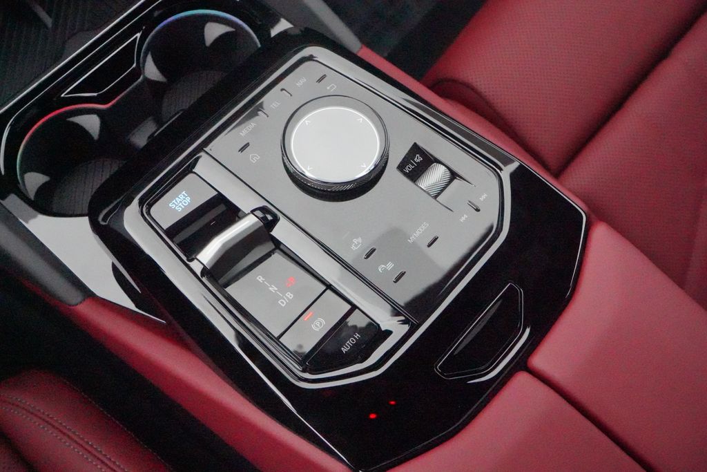 2025 BMW i5 eDrive40 19