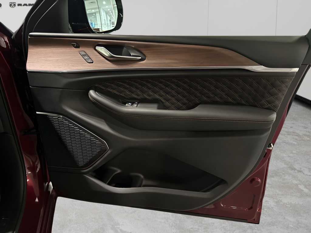 New Car 2025 Jeep Grand Cherokee  Summit For Sale Under $70,000 In Austin, Texas