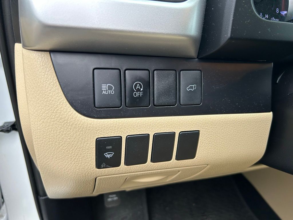 2019 Toyota Highlander SE 17